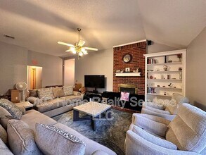 17316 Valley Crst in Edmond, OK - Foto de edificio - Building Photo