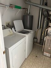 129 Polaris Dr, Unit Ike in Lake In The Hills, IL - Foto de edificio - Building Photo