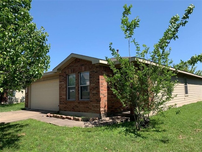 369 Lake Washington Dr in Kyle, TX - Building Photo - Building Photo