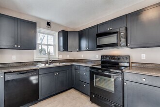 3007 E Southfork Ct in Wichita, KS - Building Photo - Building Photo