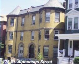 178 Saint Alphonsus St Apartamentos