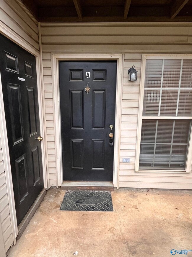 5005 Chancellor Square in Huntsville, AL - Building Photo - Building Photo