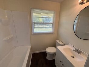 1006 Waverly Ave in Muscle Shoals, AL - Building Photo - Building Photo