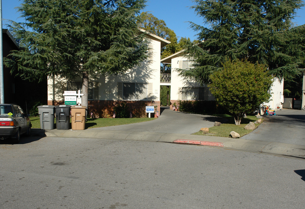 4318 Collins Ct in Mountain View, CA - Foto de edificio