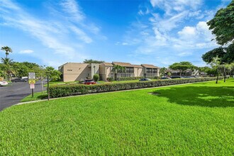 7173 Orange Dr in Davie, FL - Building Photo - Building Photo