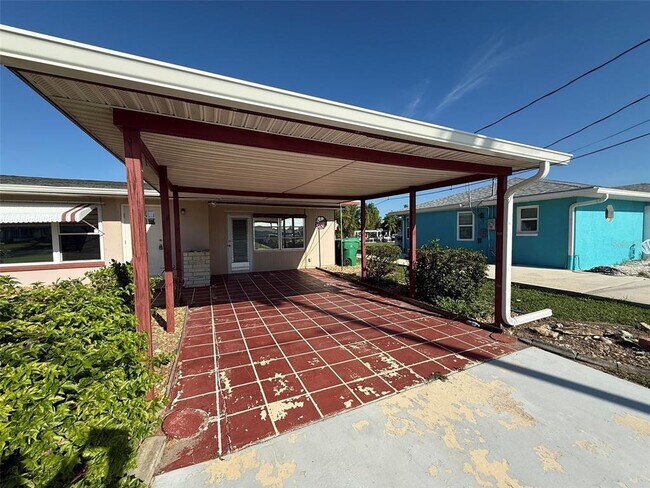 186 Salem Ave NW in Port Charlotte, FL - Building Photo - Building Photo