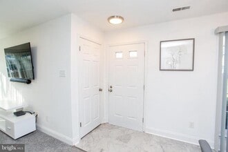 33 Dogwood Ln in Horsham, PA - Building Photo - Building Photo