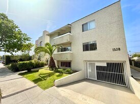 1534 11th St in Santa Monica, CA - Building Photo