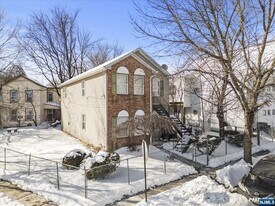 17 Holsman St in Paterson, NJ - Building Photo