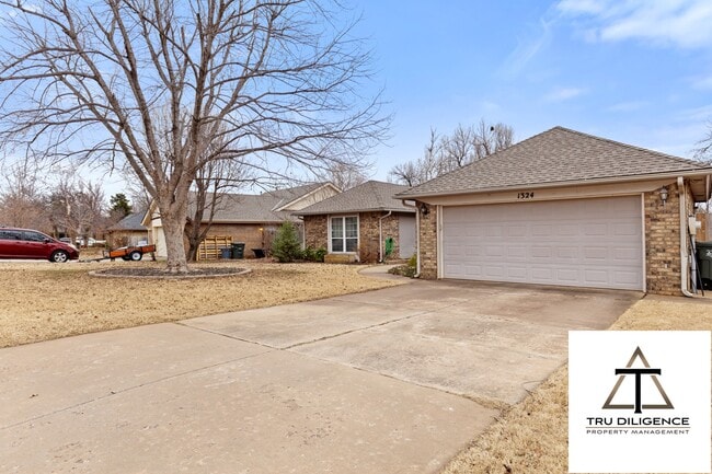 1324 Concord Ln in Edmond, OK - Building Photo - Building Photo