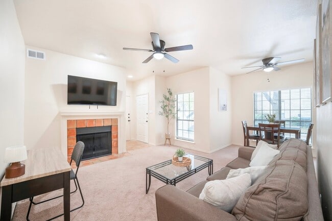 11903 Parliament St, Unit 211