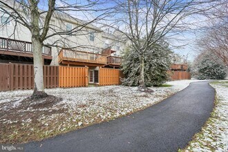 45590 Whitcomb Square in Sterling, VA - Building Photo - Building Photo