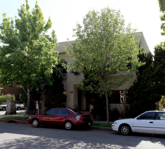 337 Obispo Ave in Long Beach, CA - Building Photo - Building Photo