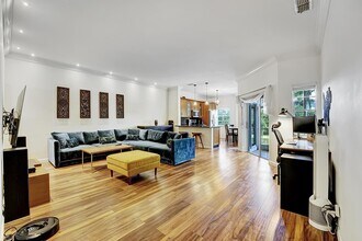 6555 Via Regina in Boca Raton, FL - Building Photo - Building Photo