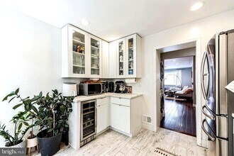 1732 Manton St in Philadelphia, PA - Building Photo - Building Photo