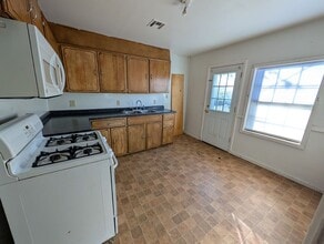 316 N Sawyer St in Pryor, OK - Building Photo - Building Photo