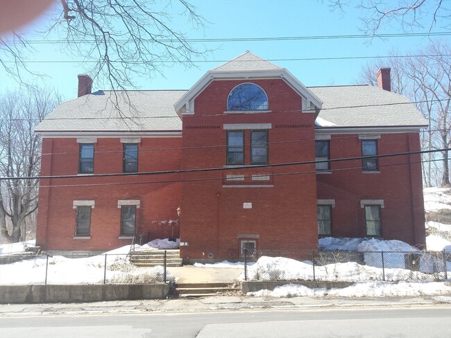 property at 23 Grove 2L Grv