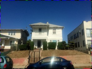 960 S Berendo St in Los Angeles, CA - Building Photo - Building Photo