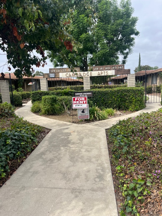 145 N Cambridge Ave in Claremont, CA - Building Photo