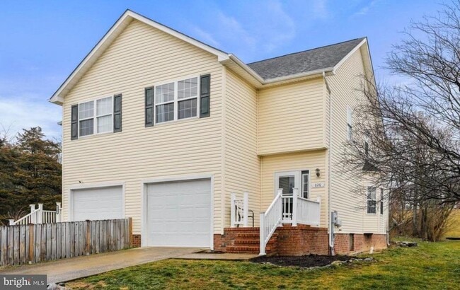 property at 826 Colley Block Rd