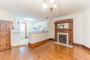 710 Phillips Ave, Unit 710-2 in Knoxville, TN - Building Photo