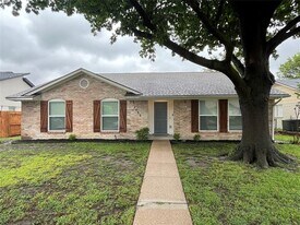 1733 Leicester St in Garland, TX - Building Photo