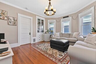 257 E Cottage St in Boston, MA - Building Photo - Building Photo