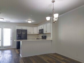 323 Sam Houston Cir in Clarksville, TN - Building Photo - Building Photo