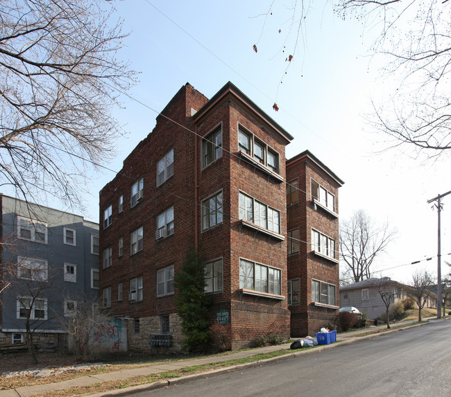 Kenwood Mews in Kansas City, MO - Building Photo - Building Photo