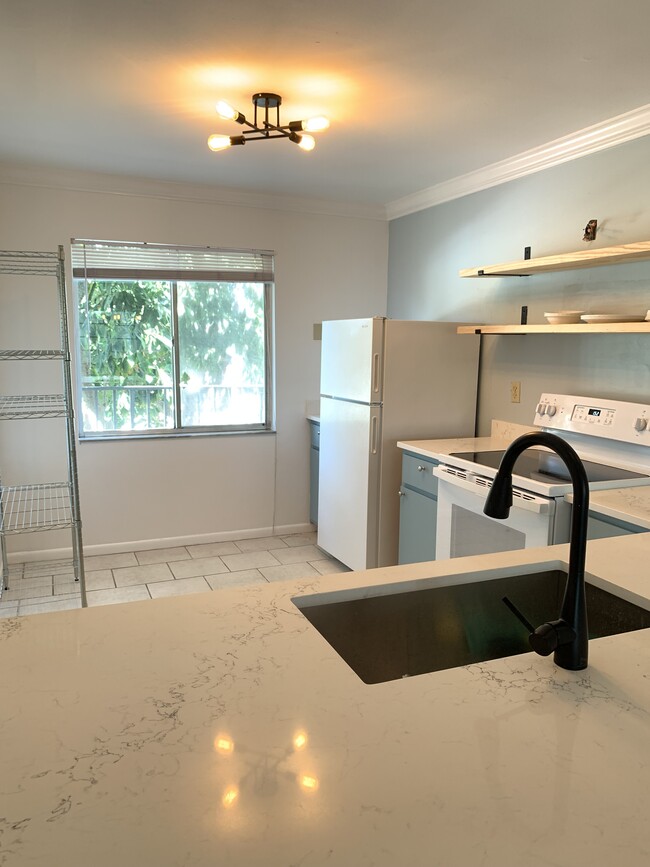 property at 118 Palm Dr