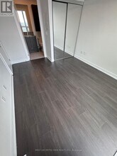 430-3430 Square One Dr in Mississauga, ON - Building Photo - Building Photo