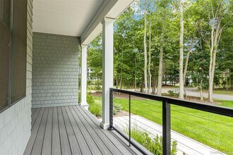 1745 Stars Rd in East Marion, NY - Building Photo - Building Photo