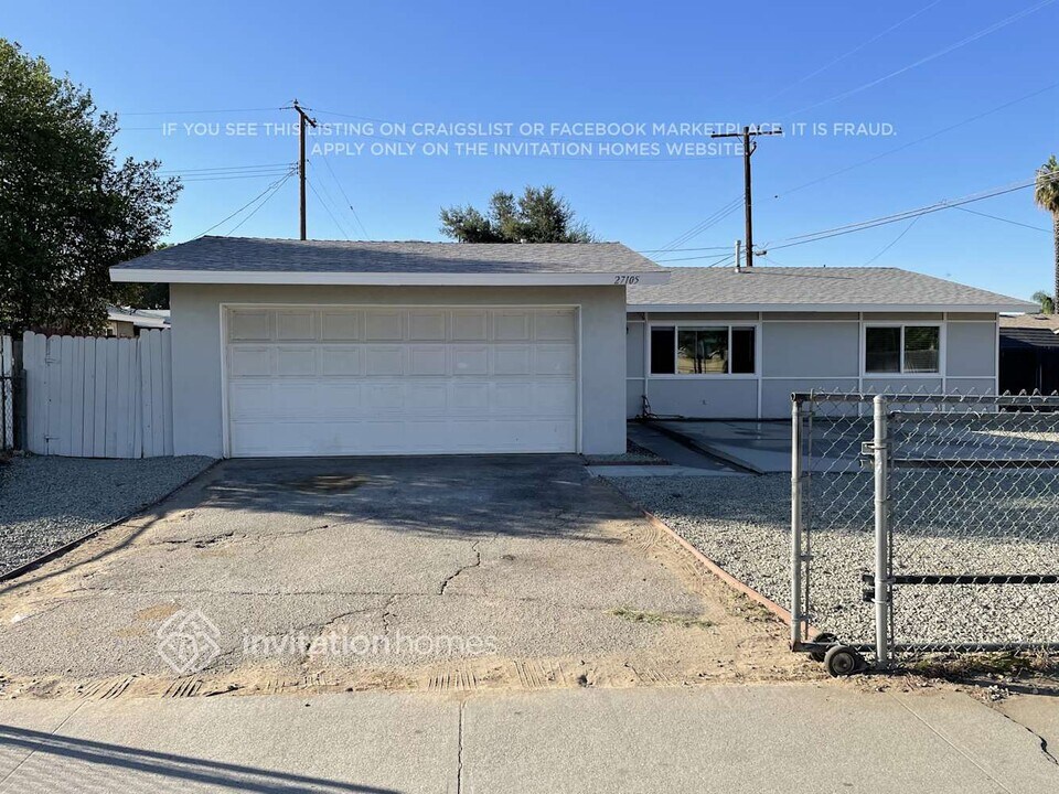 27105 Cypress St in Highland, CA - Building Photo