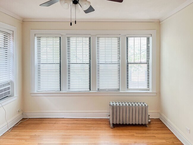 4725 N Leavitt St in Chicago, IL - Building Photo - Building Photo