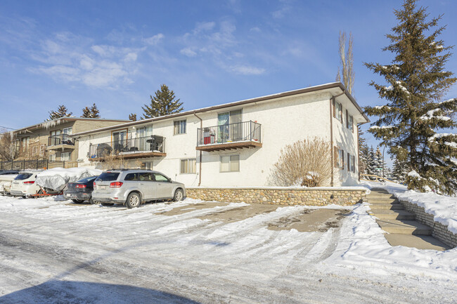 7519D 10 St NW in Calgary, AB - Building Photo - Building Photo