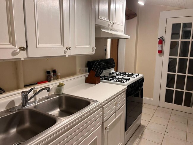 property at 3313 W Kiowa St