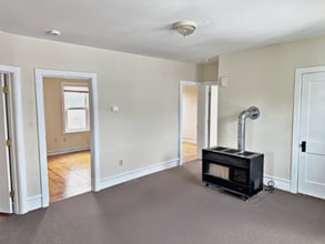 528 Lawton St in Fall River, MA - Building Photo - Building Photo