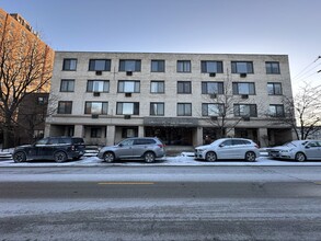 6060 N Ridge Ave in Chicago, IL - Building Photo - Building Photo