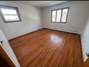 208 6th St, Unit 2nd floor in Palisades Park, NJ - Foto de edificio - Building Photo