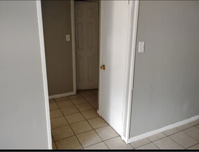 301 E Arden Dr in Longview, TX - Building Photo - Building Photo