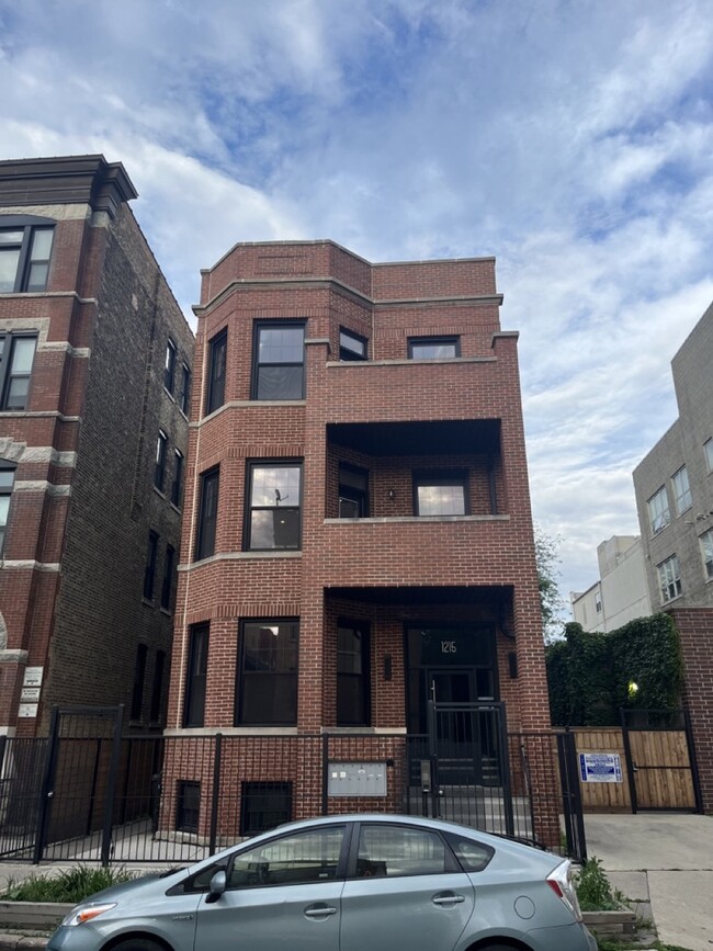 property at 1215 N Wolcott Ave