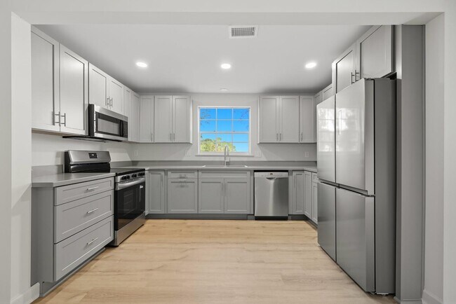 5201 Atlantic Blvd in Jacksonville, FL - Building Photo - Building Photo