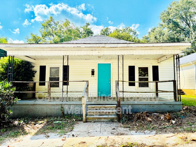 property at 421 S Columbia St