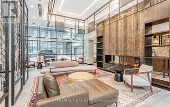 251 Manitoba St in Toronto, ON - Building Photo - Building Photo