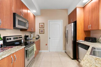 801 S Olive Ave, Unit 1415 in West Palm Beach, FL - Building Photo - Building Photo