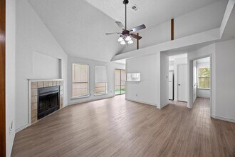 14203 Anita Marie Ln in Austin, TX - Foto de edificio - Building Photo