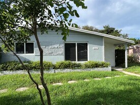 6241 SW 38th Ct in Davie, FL - Building Photo