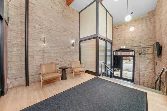 1327 W Washington Blvd in Chicago, IL - Building Photo - Building Photo