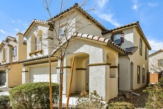 6045 Mazeno Peak St in North Las Vegas, NV - Foto de edificio - Building Photo