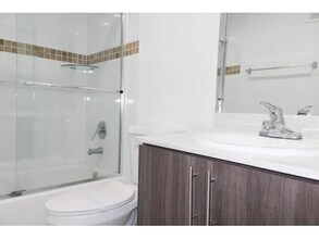 1337 W 49th Pl in Hialeah, FL - Building Photo - Building Photo